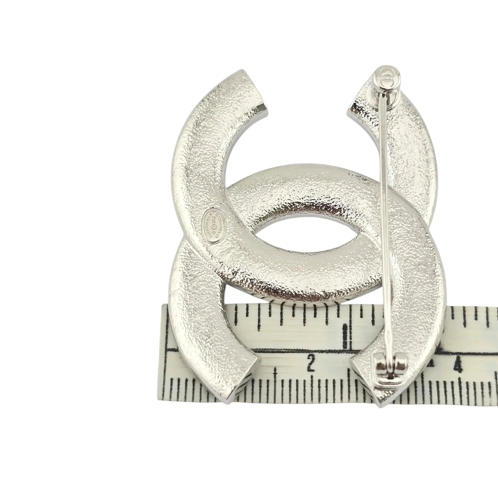 Chanel CC Silver Star Crystal Brooch 2025 CHANEL