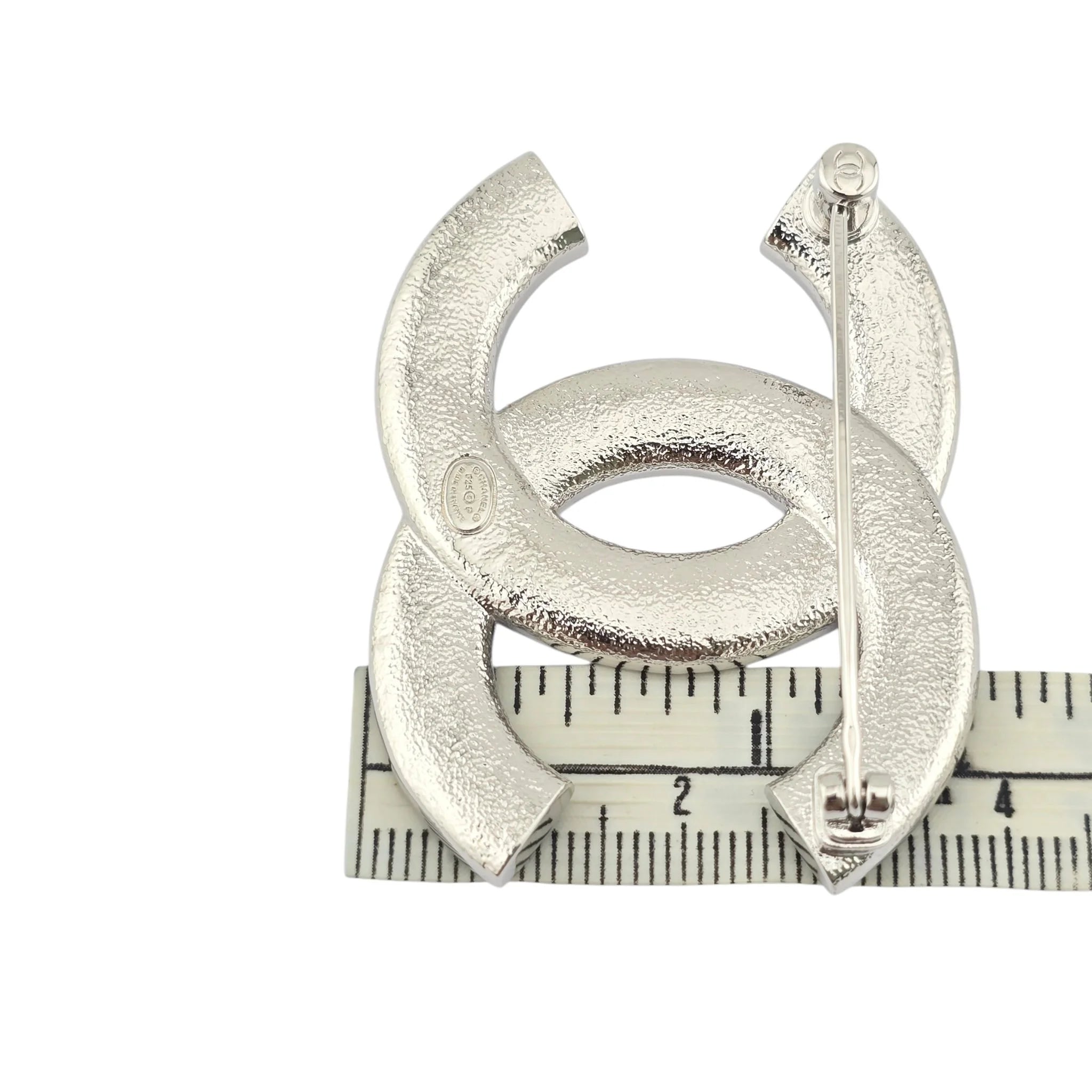 Chanel CC Silver Star Crystal Brooch 2025 CHANEL