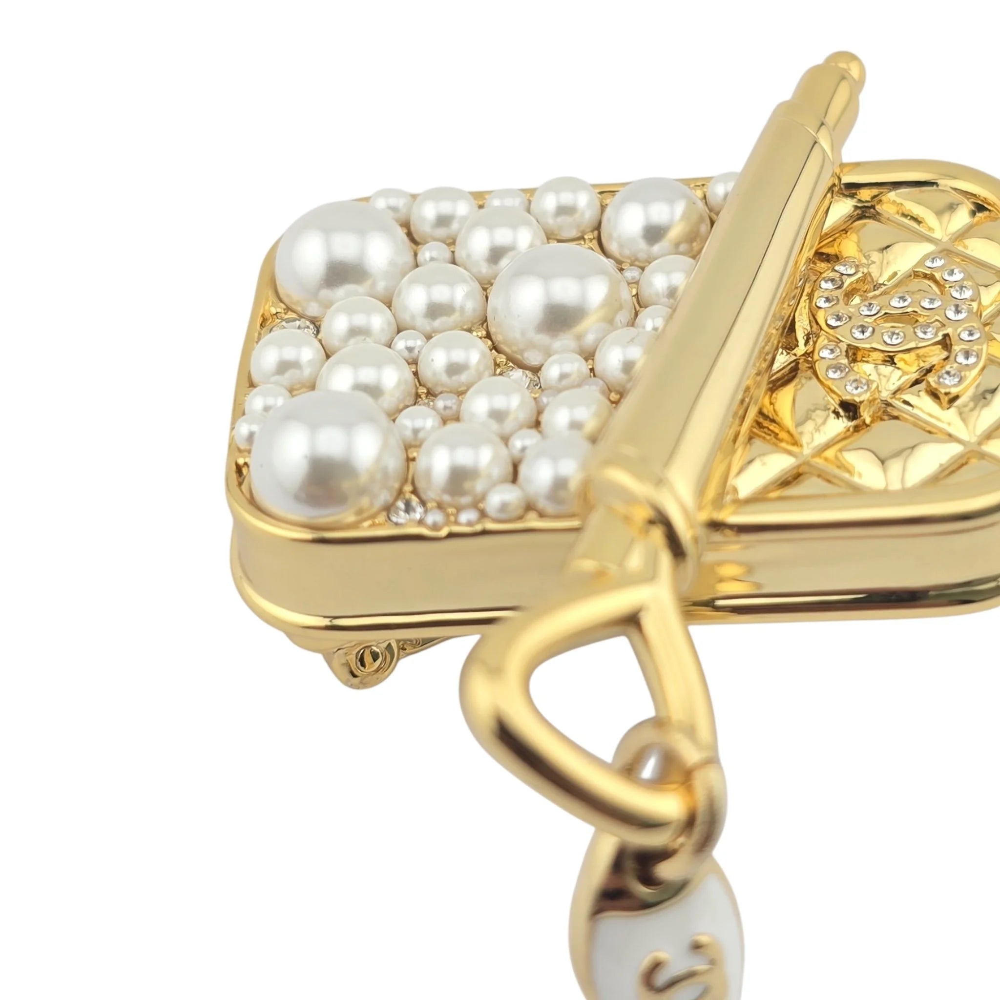 Chanel CC Gold Pearl Brooch 2025 CHANEL