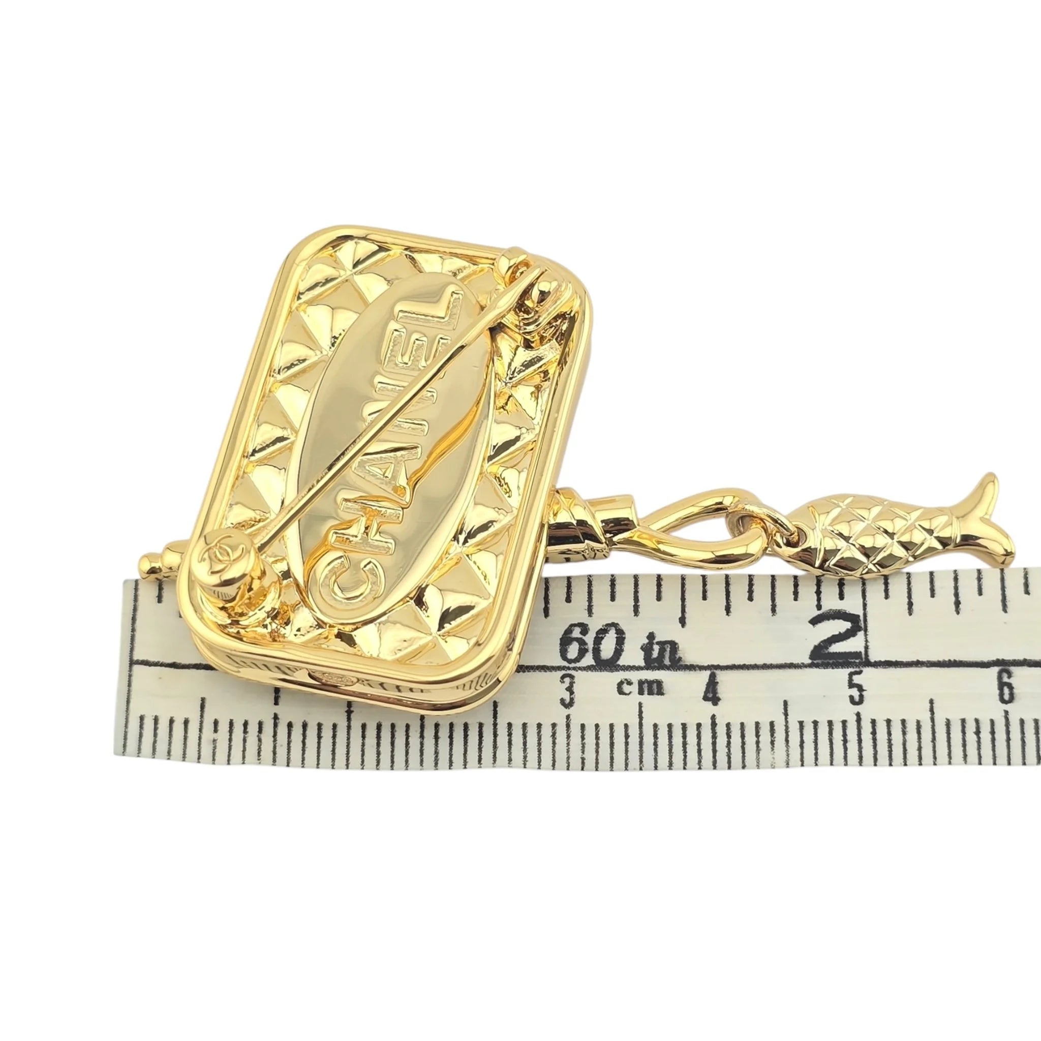 Chanel CC Gold Pearl Brooch 2025 CHANEL