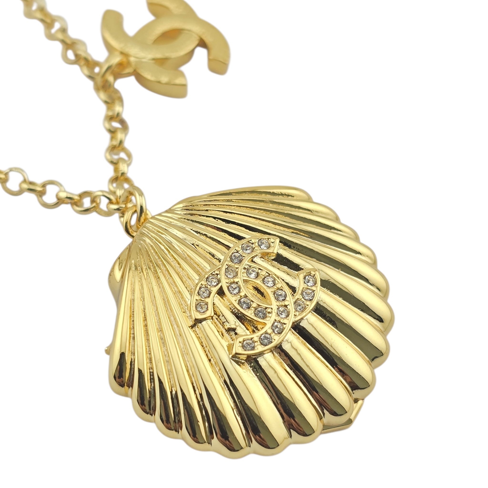 Chanel CC Shell Pendant Gold Necklace 2025 CHANEL