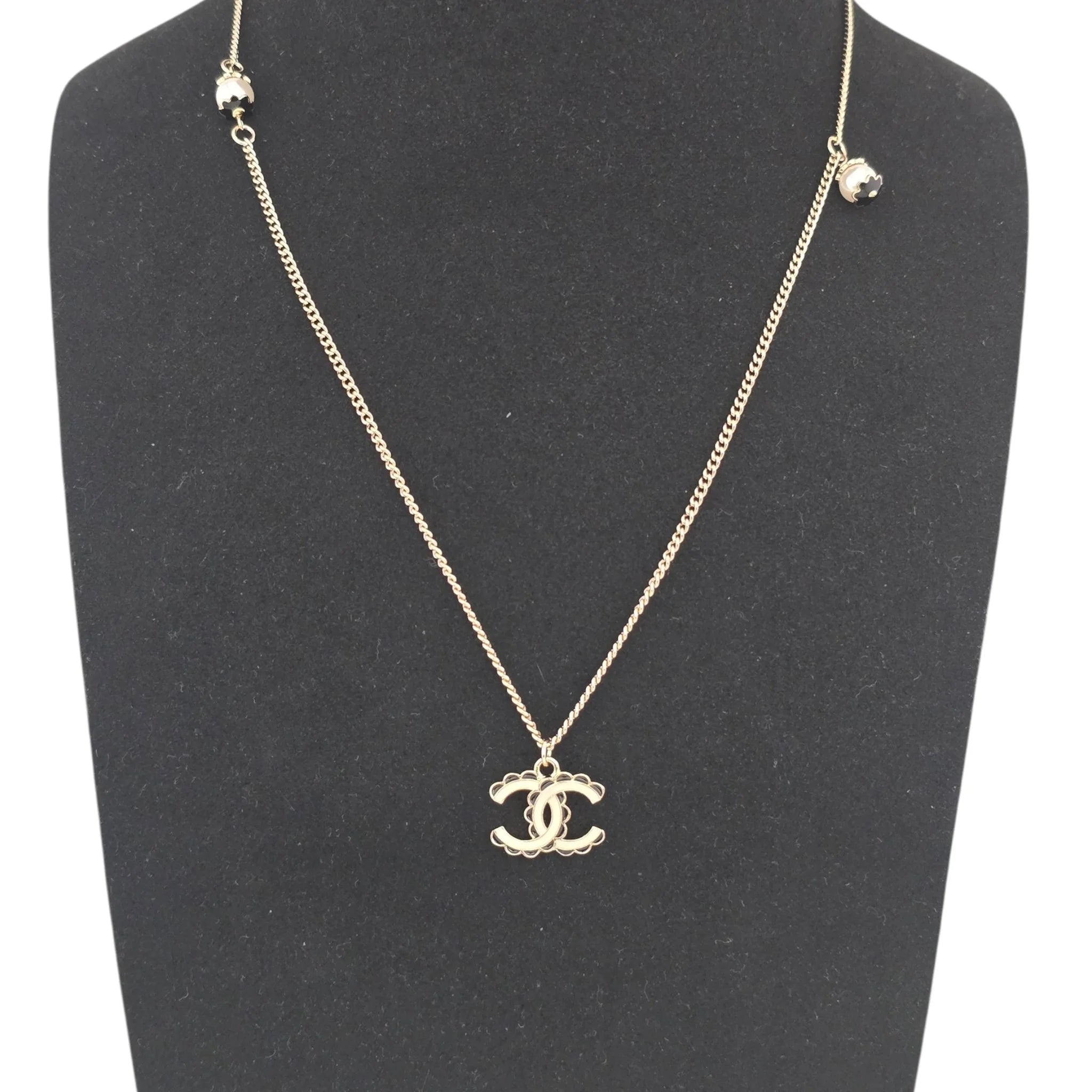 Chanel CC Pendant Pearl Gold Necklace Black White 2024 CHANEL