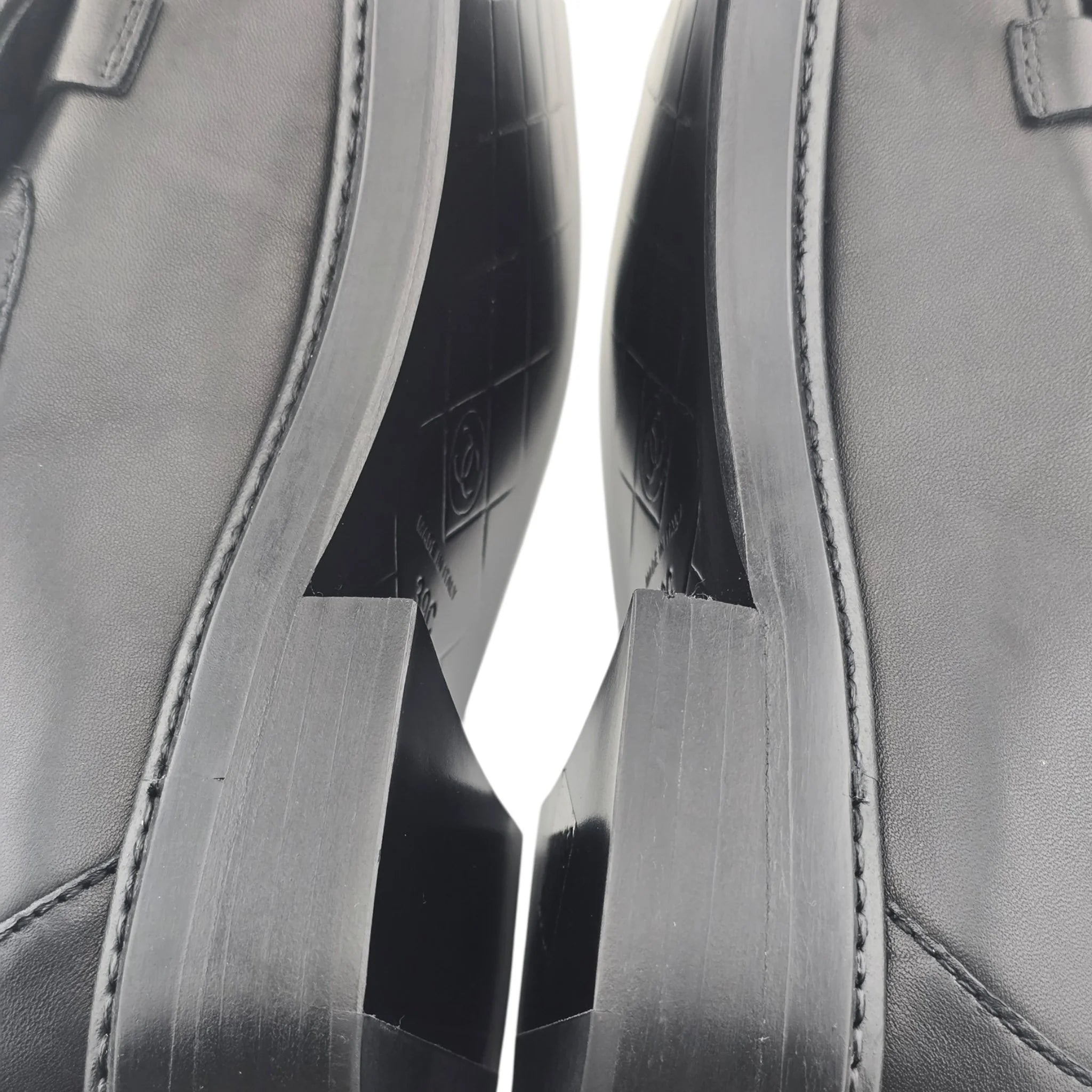 Chanel CC Lambskin Quilted Turnlock Loafers 39 Black CHANEL