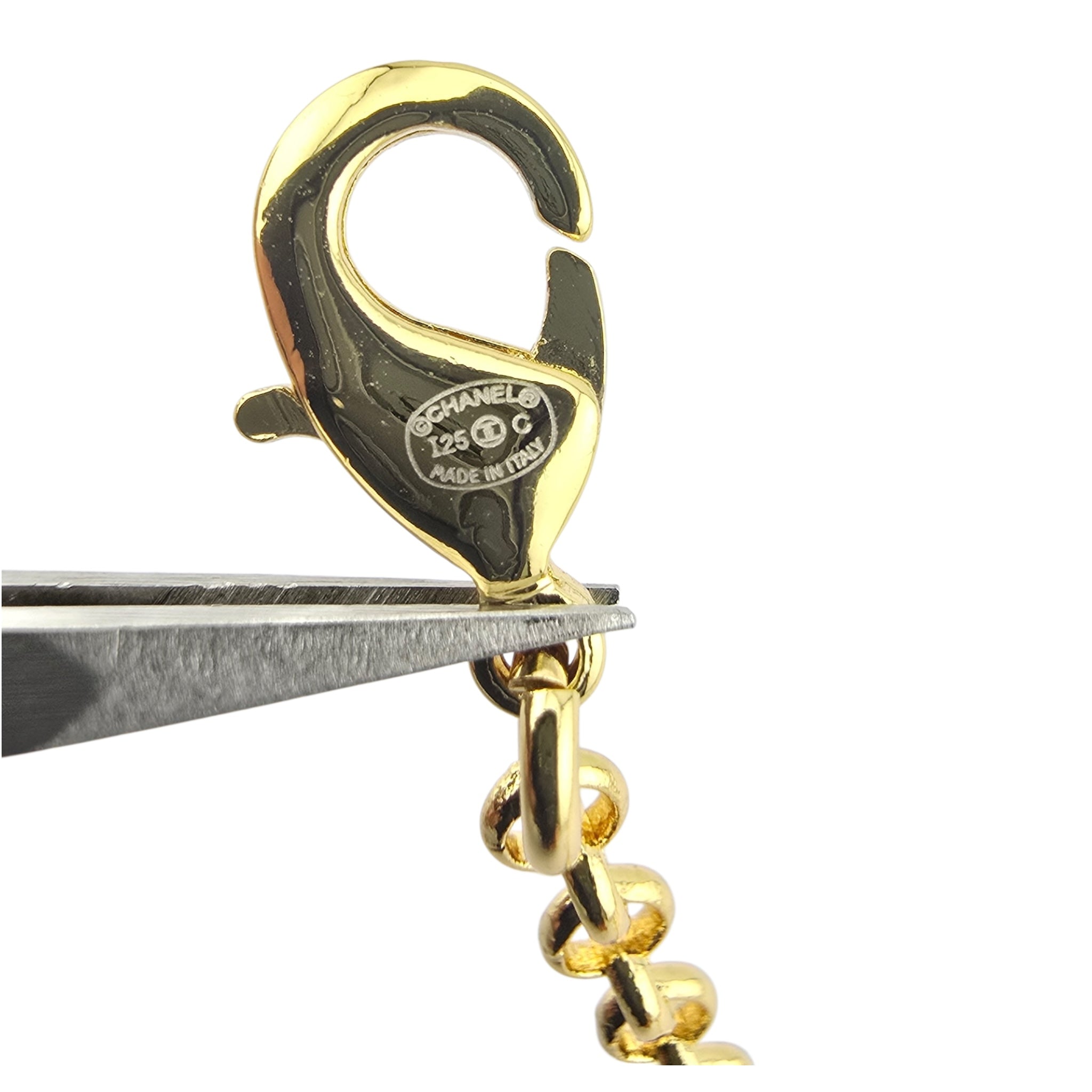 Chanel CC Shell Pendant Gold Necklace 2025 CHANEL