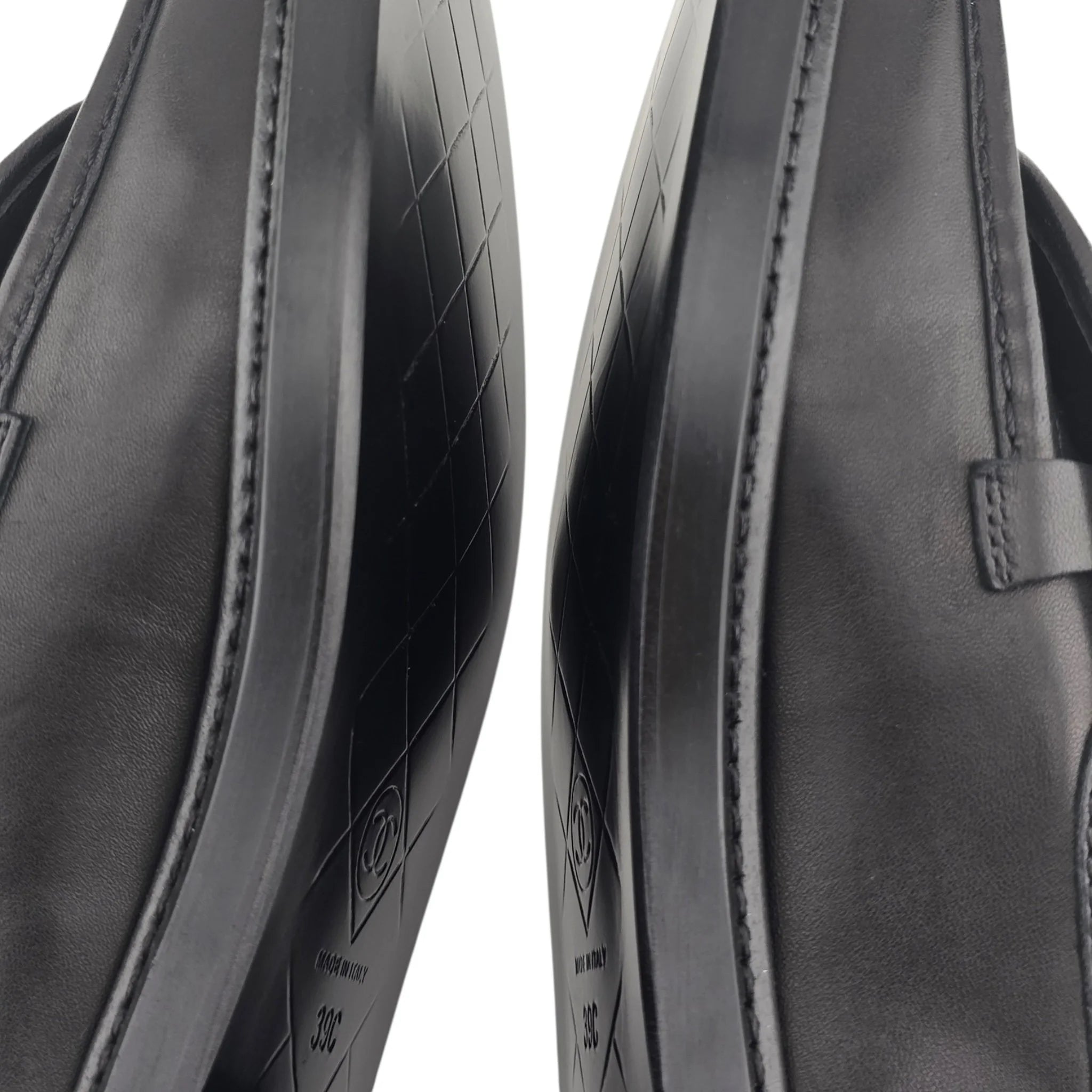 Chanel CC Lambskin Quilted Turnlock Loafers 39 Black CHANEL